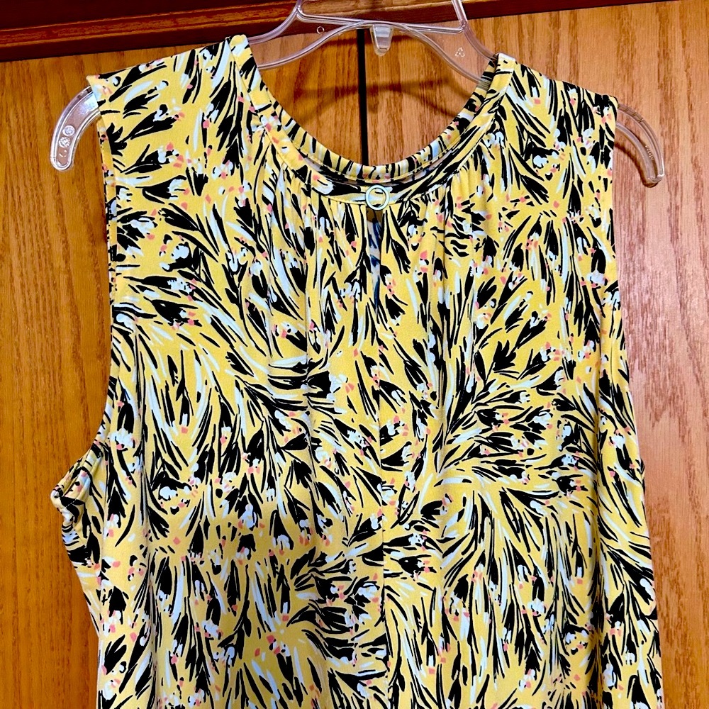 XL TALL Woman Soft Yellow Keyhole Neck Sleeveless Tunic Blouse
